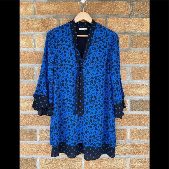 alice + olivia
Wellesly Tie Neck Trumpet Sleeve - Picture 7 of 13